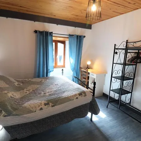 Hébergement de vacances Maison De Caractere Renovee - 6 Pers, 3 Chambres, Jardin, Garage, Proche Randonnees Et Ski - Fr-1-742-266 Pailherols