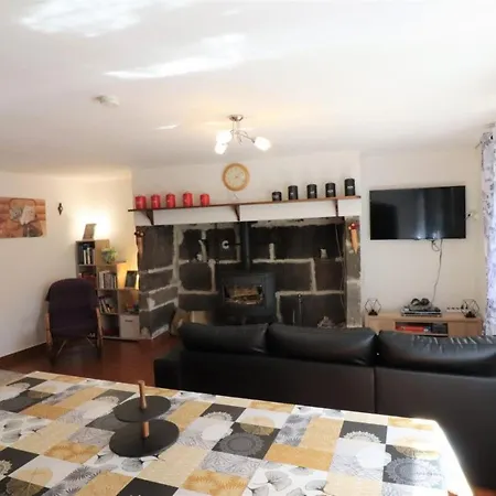 Hébergement de vacances Maison De Caractere Renovee - 6 Pers, 3 Chambres, Jardin, Garage, Proche Randonnees Et Ski - Fr-1-742-266