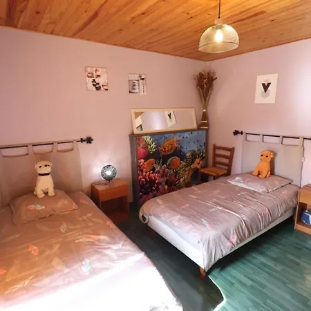 Hébergement de vacances Maison De Caractere Renovee - 6 Pers, 3 Chambres, Jardin, Garage, Proche Randonnees Et Ski - Fr-1-742-266