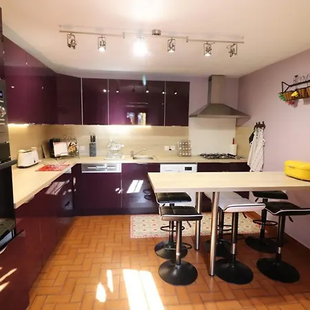Maison De Caractere Renovee - 6 Pers, 3 Chambres, Jardin, Garage, Proche Randonnees Et Ski - Fr-1-742-266 Hébergement de vacances